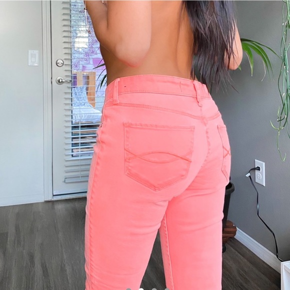 NWOT Y2K NEON PINK JEANS - Picture 2 of 4